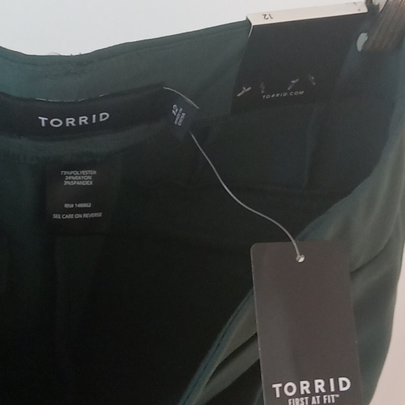 TORRID, Plus size, 12, Dark green Capri - Picture 3 of 7